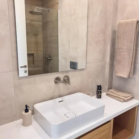 Apartman Malberry Park 103 - Modern With Shared Heated Pool, Sauna, Gym, Jacuzzi