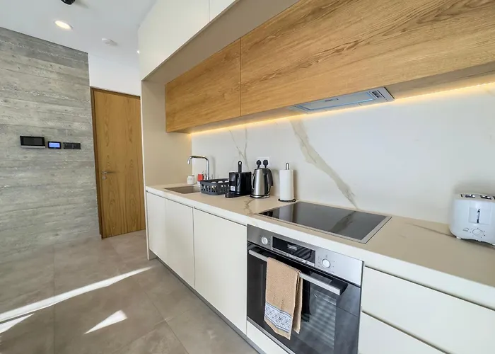 Lägenhet Malberry Park 103 - Modern With Shared Heated Pool, Sauna, Gym, Jacuzzi Paphos