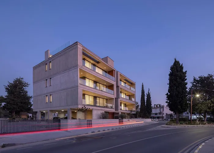 Malberry Park 103 - Modern With Shared Heated Pool, Sauna, Gym, Jacuzzi *