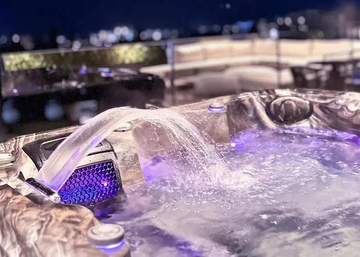 Lägenhet Malberry Park 103 - Modern With Shared Heated Pool, Sauna, Gym, Jacuzzi *